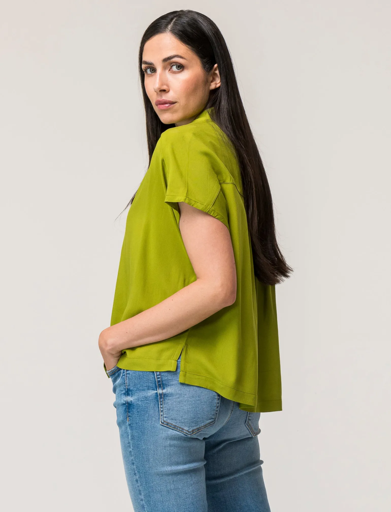 Donna Piazza Italia Camicie E Casacche<Camicia mezza manica con abbottonatura sul davanti e arriccio su spalla - pistacchio
