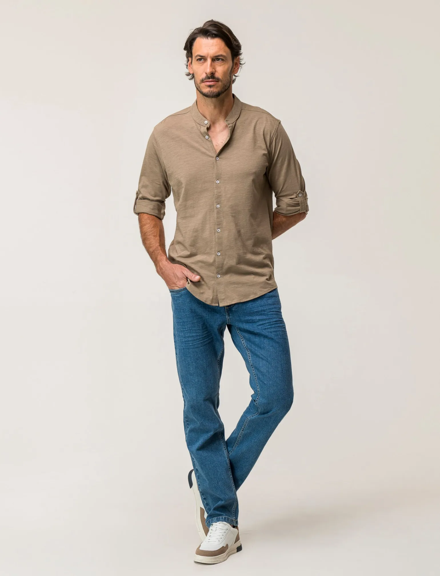 Uomo Piazza Italia Camicie<Camicia regular fit realizzata in tessuto jersey slub in puro cotone con collo coreano e maniche lun - tortora