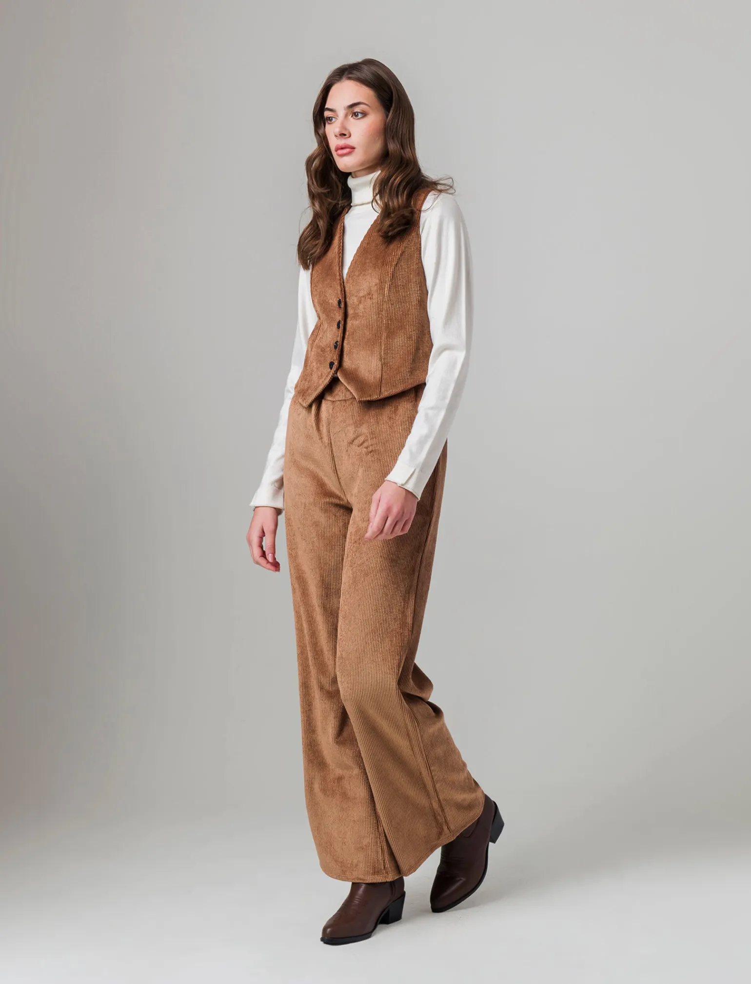 Donna Piazza Italia Giacche E Blazer<Gilet a coste in tessuto effetto velluto con bottoni - tabacco