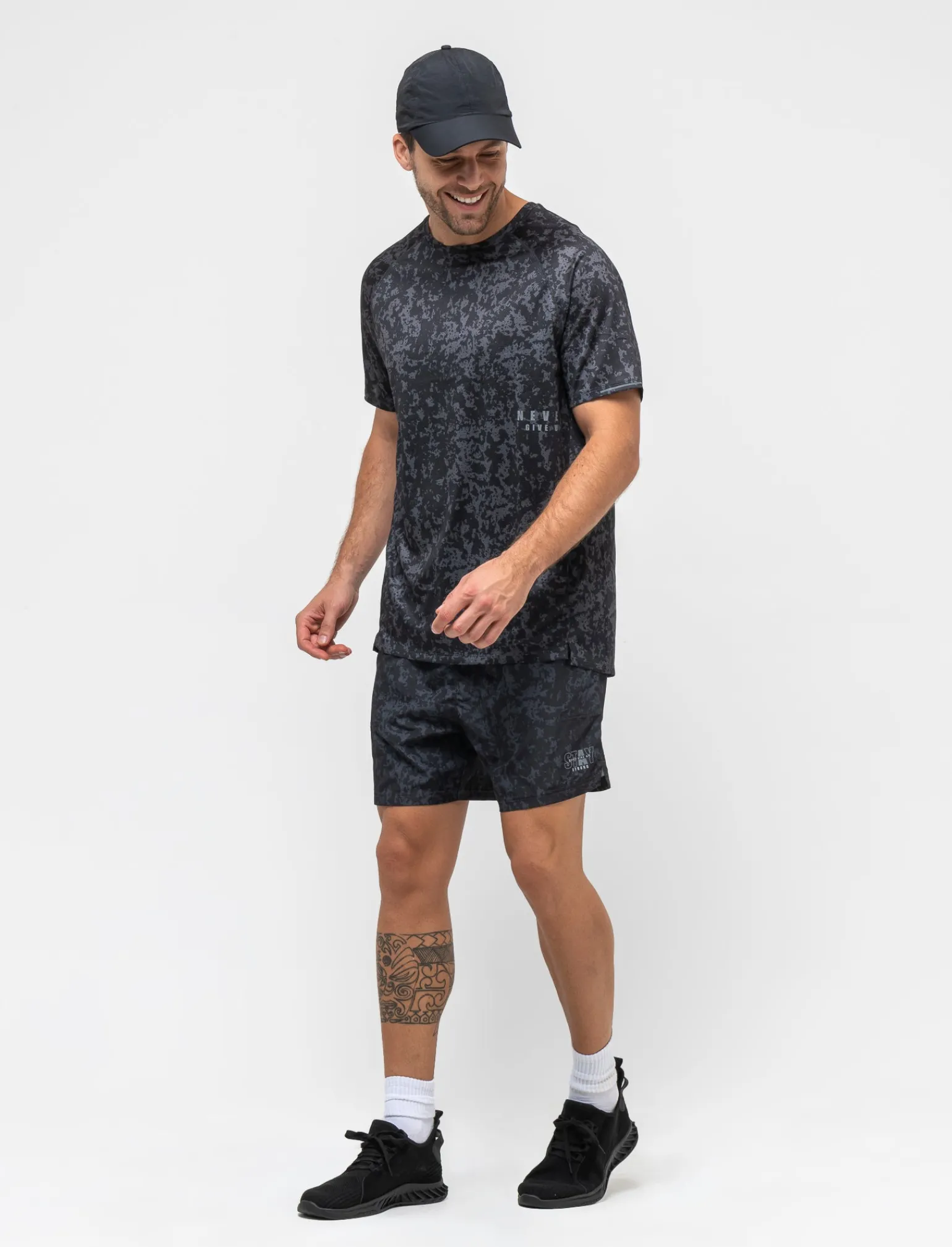 Uomo Piazza Italia Polo E T-Shirt<Maglietta in tessuto tecnico stampato all over - asfalto